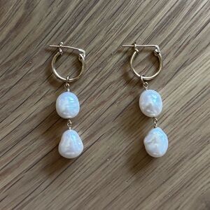 Gold Huggie Hoop Earrings with White Baroque Pearl Drops
